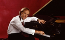 Huyền thoại piano thế giới Richard Clayderman trình diễn tại Hà Nội